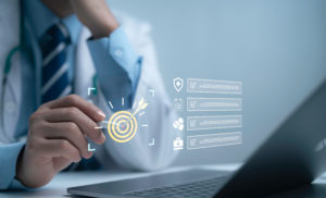 Médico sentado em mesa de clínica, observando um checklist holográfico