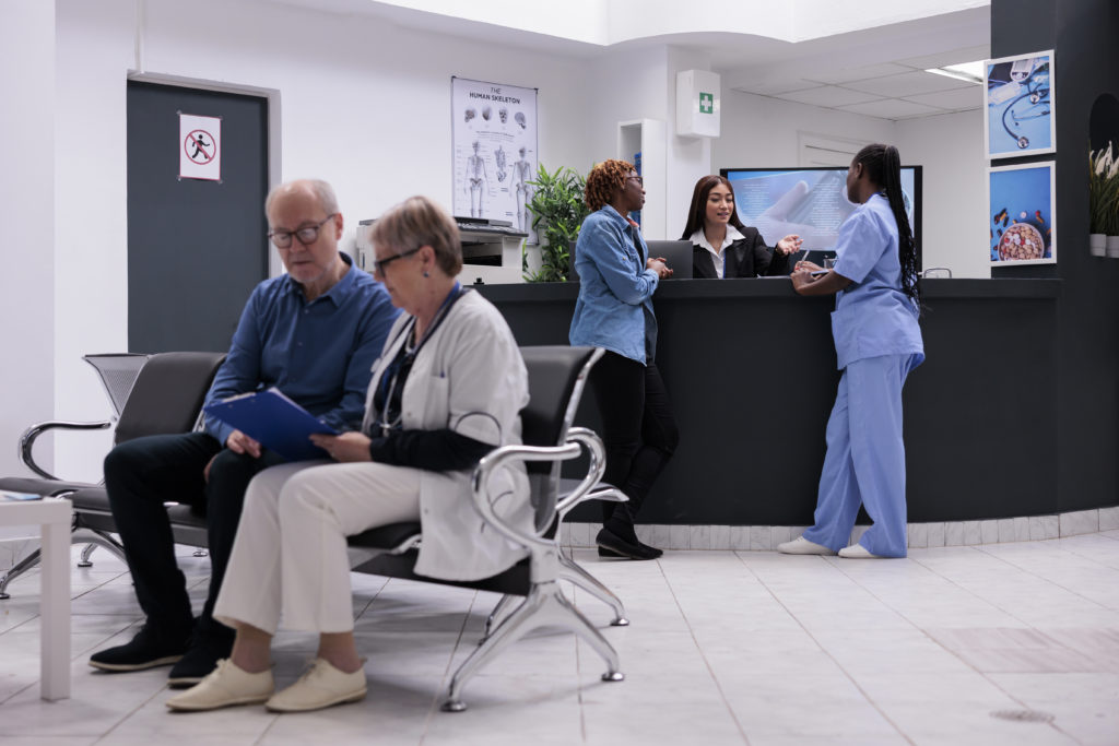 Como se destacar no trabalho como recepcionista de clínica? 1