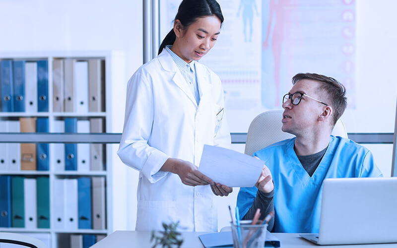 Diferença entre clínica e consultório: saiba identificar os tipos! 7 diferenca entre clinica e consultorio equipe medica