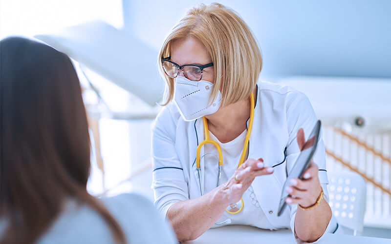 Diferença entre clínica e consultório: saiba identificar os tipos! 3 diferenca entre clinica e consultorio medica tablet