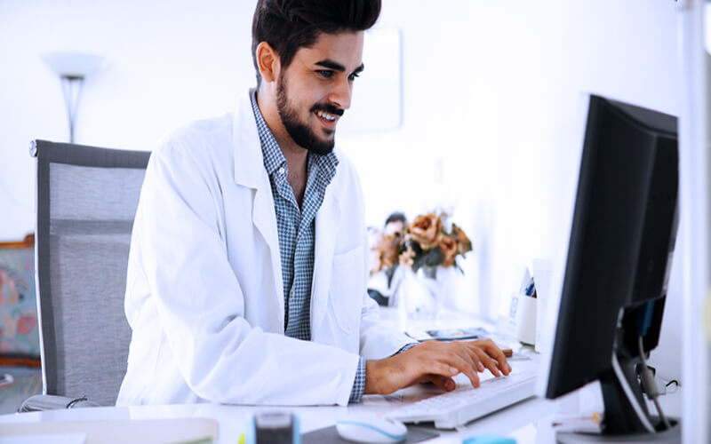 bitributacao medico no computador