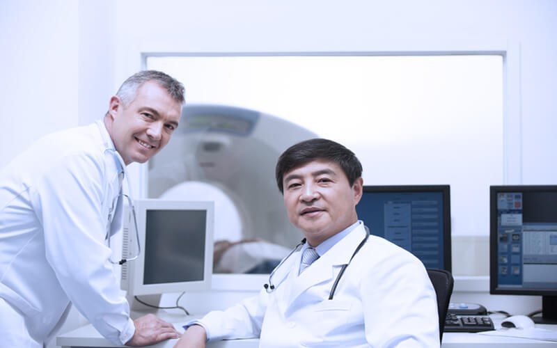 quanto ganha um medico profissionais senior