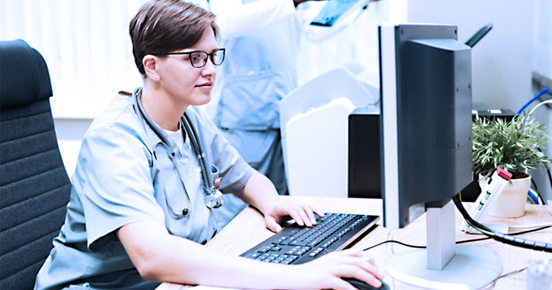 Confira tudo que você precisa saber para contratar um software médico! 3 software medico profissional auxiliar