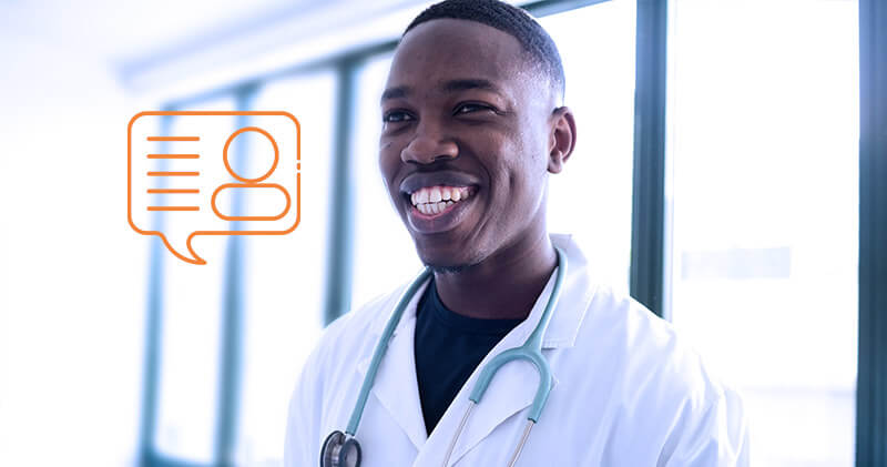 Saiba como otimizar o encaixe de consultas na clínica! 6 encaixe medico medico sorrindo