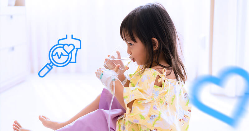 paliativismo crianca tomando agua