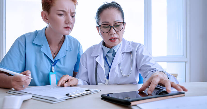 sublocacao de consultorio medico profissionais conversando