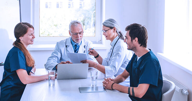 manual de rotinas e procedimentos na clinica medica reuniao medica
