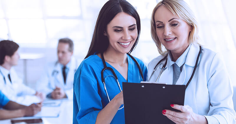 ferramentas de medico doutora e auxiliar