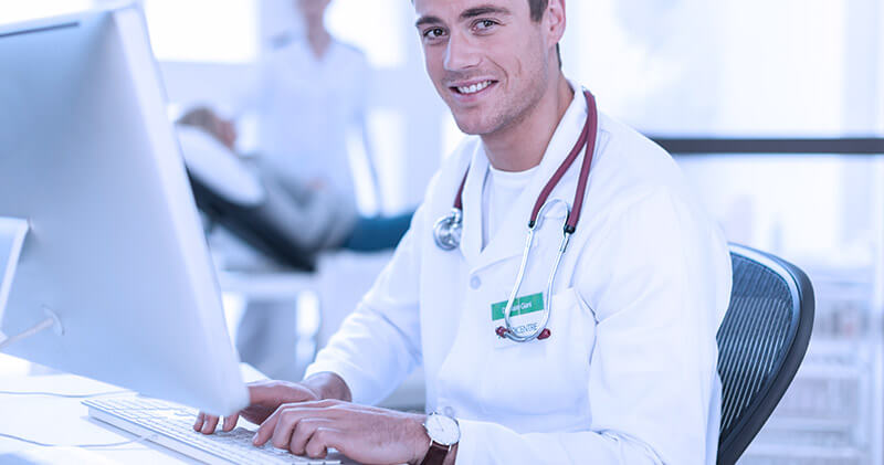 interoperabilidade na saude medica sorrindo