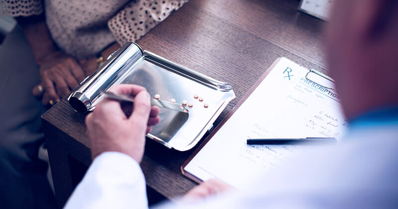 Quando pode ser feita uma receita sem carimbo? 2 receita sem carimbo remedios na bandeja