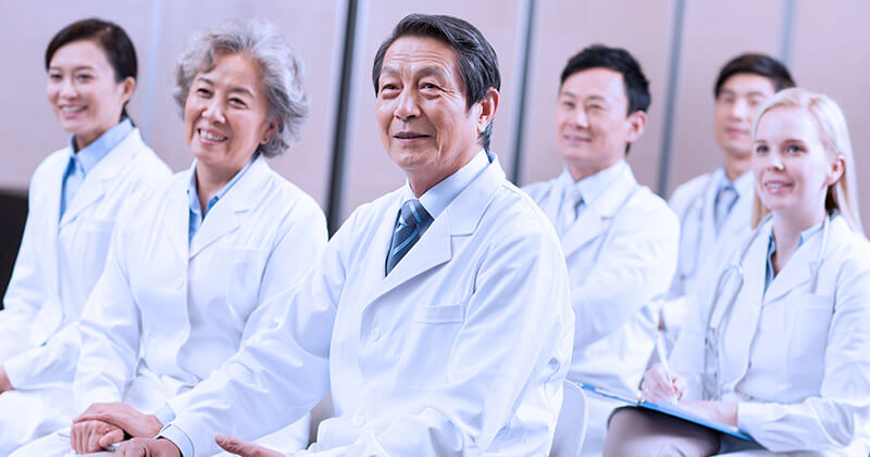 equipe multiprofissional de saude reuniao medica