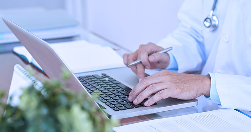 atendente de consultorio medico notebook
