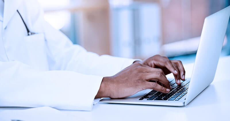 atendente virtual de pacientes notebook