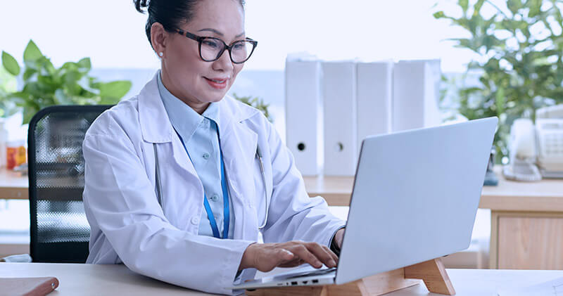 como calcular roi medica senior