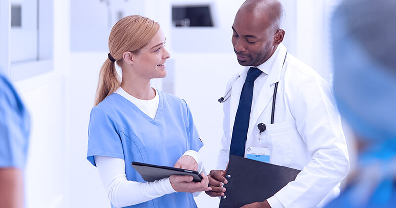 fluxo de pacientes profissionais conversando