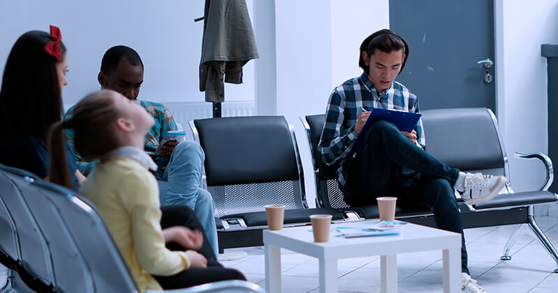 Saiba como os gatilhos mentais podem ser usados para atrair mais pacientes! 10 gatilhos mentais recepcao