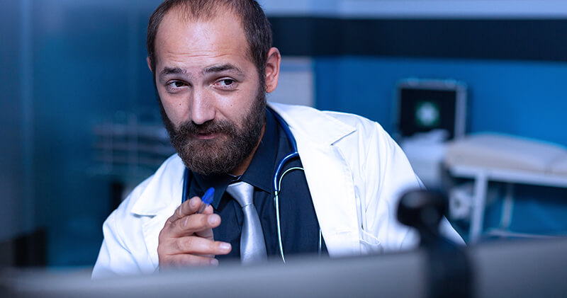 monitoramento de pacientes medico falando