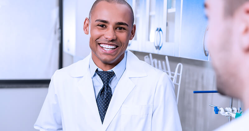 wearables medico sorrindo