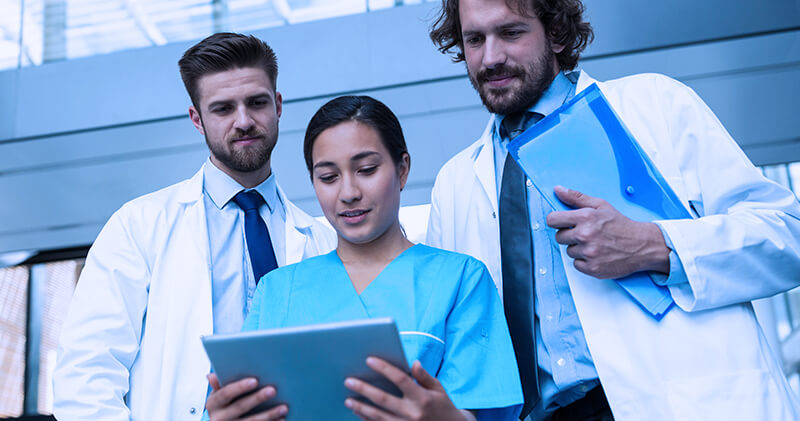 Conheça os principais benefícios do serviço home care e se vale a pena implementá-lo! 6 home care equipe