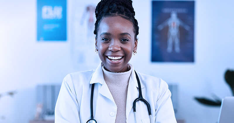 marketing em saude medica sorrindo
