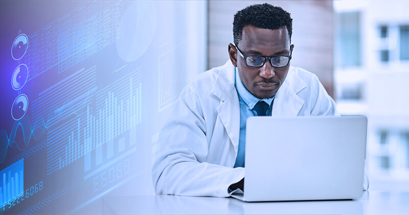 nps na medicina medico no laptop