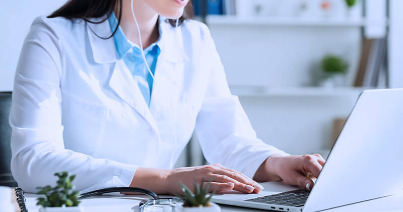 relacao medico e paciente mesa medica