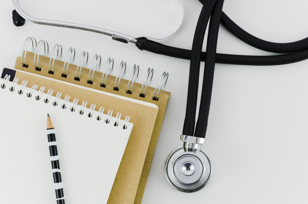 Como os lembretes automáticos organizam a agenda do médico?